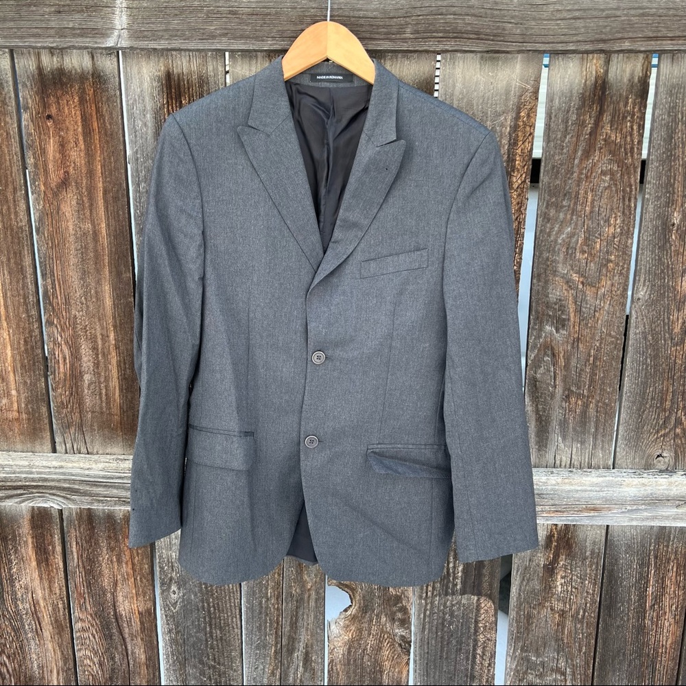 COPY - H&M - Suits - Italian 100’s wool (blazer 36 - pants 33)